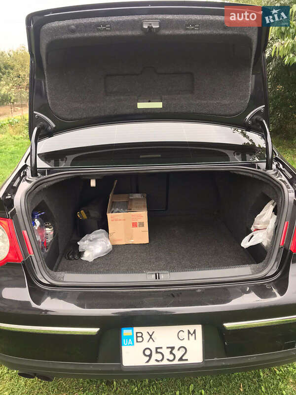 Седан Volkswagen Passat 2010 в Ярмолинцах