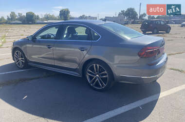 Седан Volkswagen Passat 2017 в 