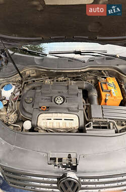 Универсал Volkswagen Passat 2012 в 