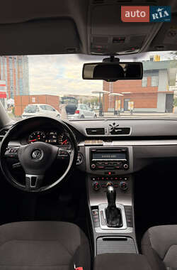 Универсал Volkswagen Passat 2012 в 