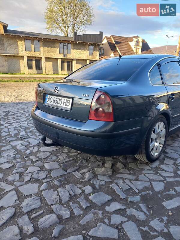 Седан Volkswagen Passat 2003 в Виноградове