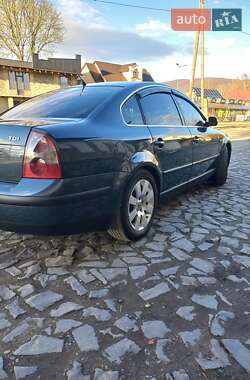 Седан Volkswagen Passat 2003 в 