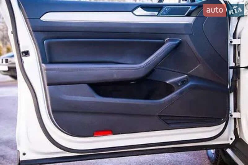 Універсал Volkswagen Passat 2017 в Дніпрі