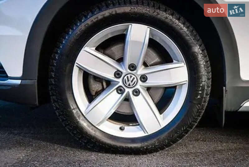 Універсал Volkswagen Passat 2017 в Дніпрі