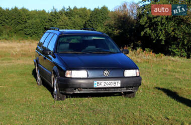 Универсал Volkswagen Passat 1990 в Кременце