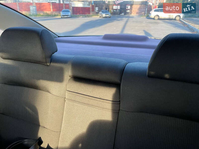 Седан Volkswagen Passat 2001 в Тернополе фото 47 Седан Volkswagen Passat 2001 в Тернополе