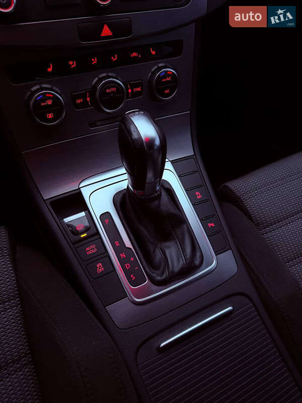 Универсал Volkswagen Passat 2013 в Радехове