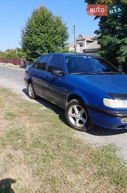 Седан Volkswagen Passat 1996 в Хотине