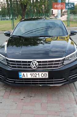 Седан Volkswagen Passat 2016 в Киеве