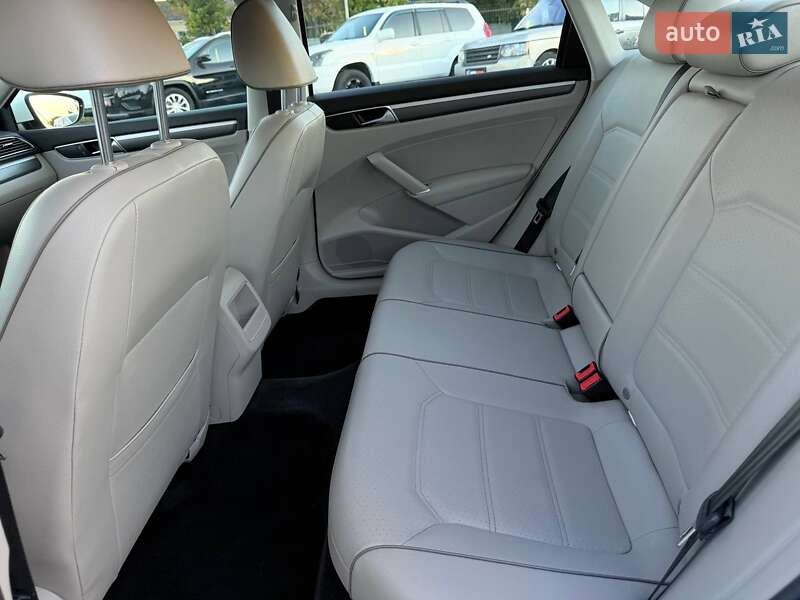 Седан Volkswagen Passat 2018 в Харькове