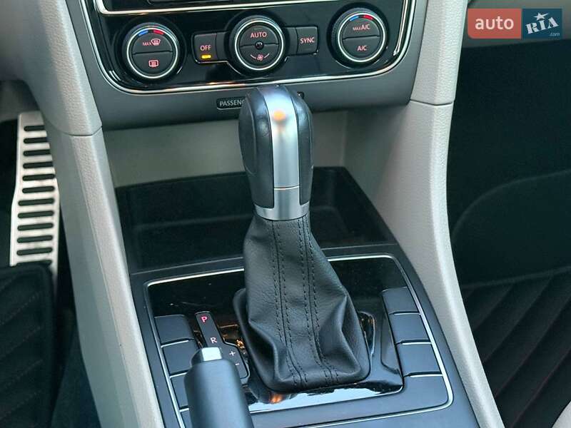 Седан Volkswagen Passat 2018 в Харькове