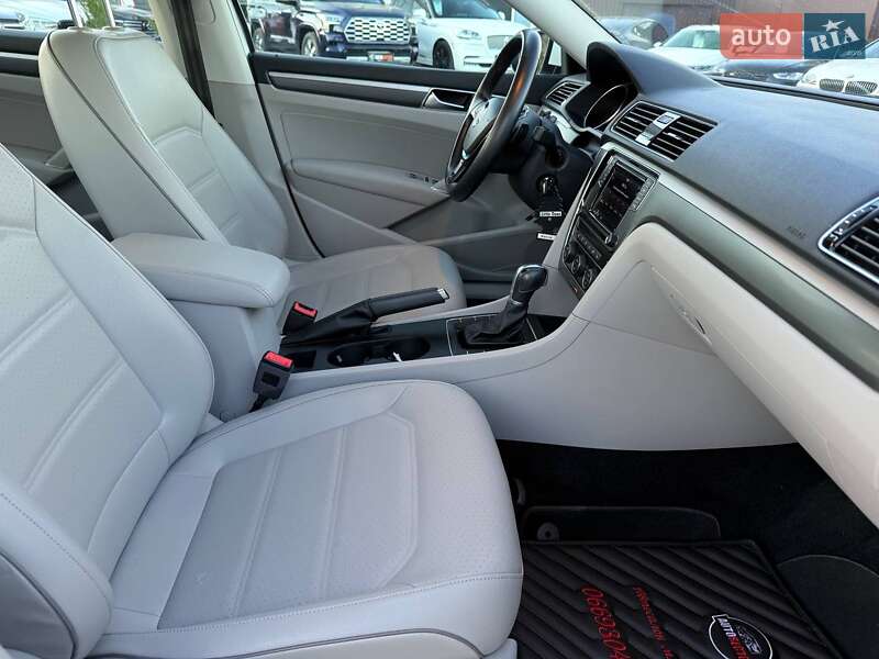 Седан Volkswagen Passat 2018 в Харькове