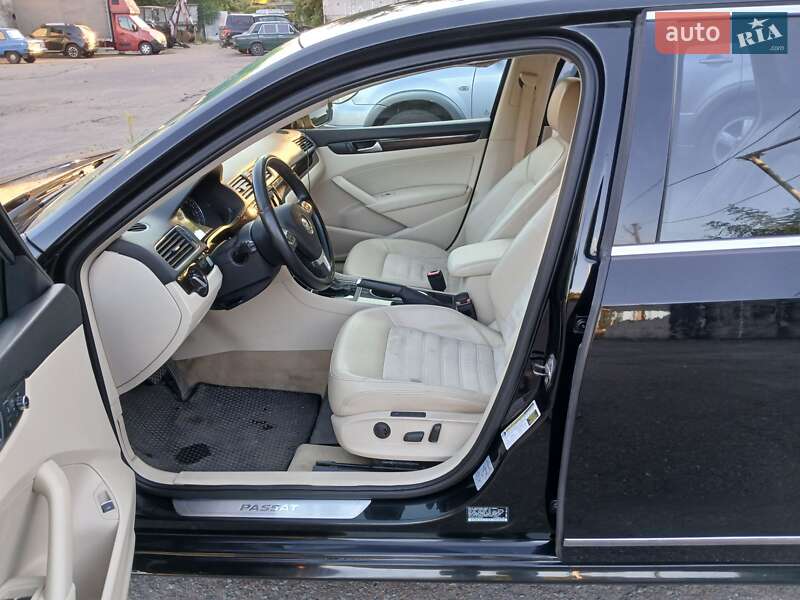 Седан Volkswagen Passat 2013 в Чернигове