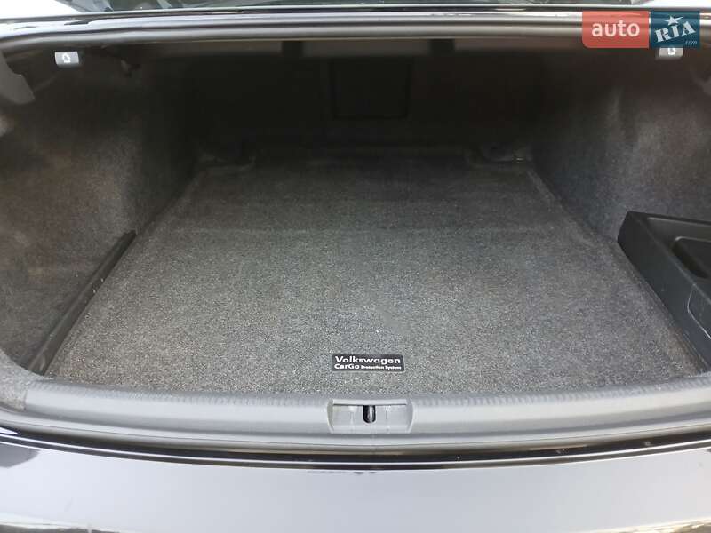 Седан Volkswagen Passat 2013 в Чернигове