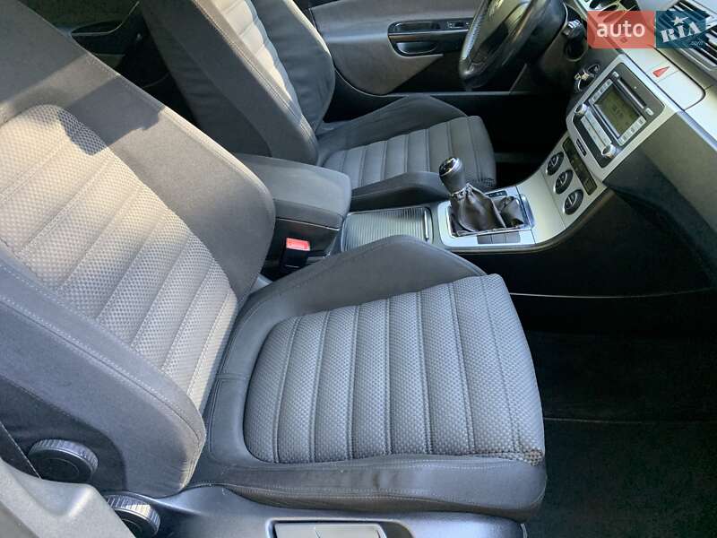 Седан Volkswagen Passat 2008 в Киверцах