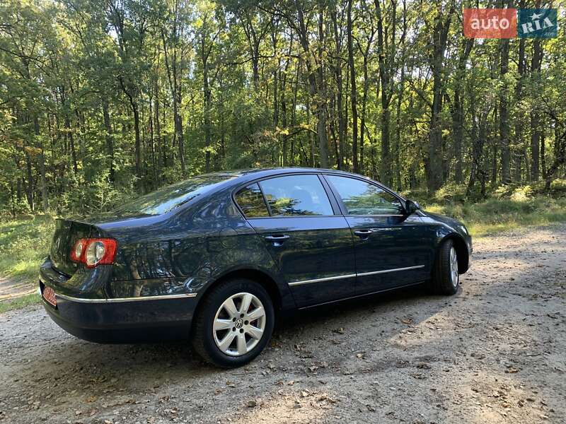 Седан Volkswagen Passat 2008 в Киверцах