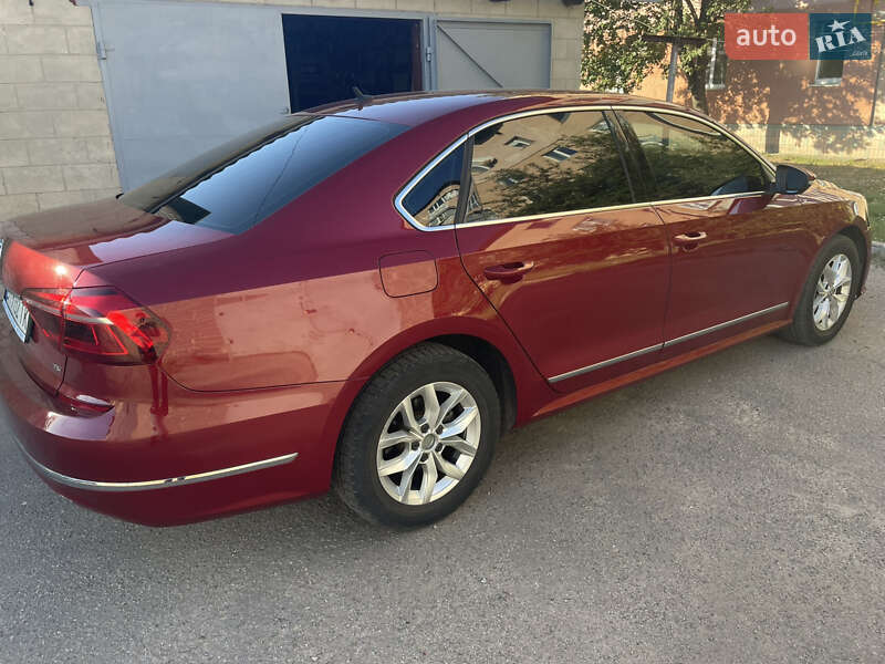 Седан Volkswagen Passat 2017 в Черкассах