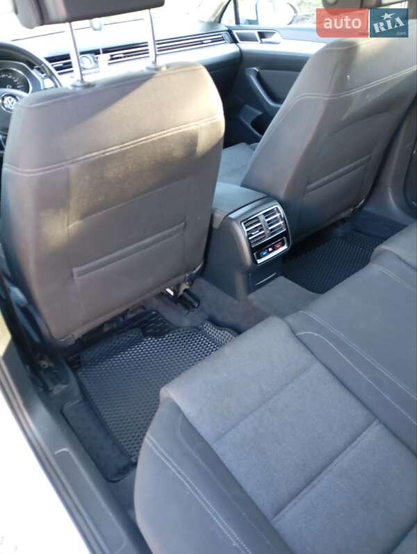 Универсал Volkswagen Passat 2015 в Зборове