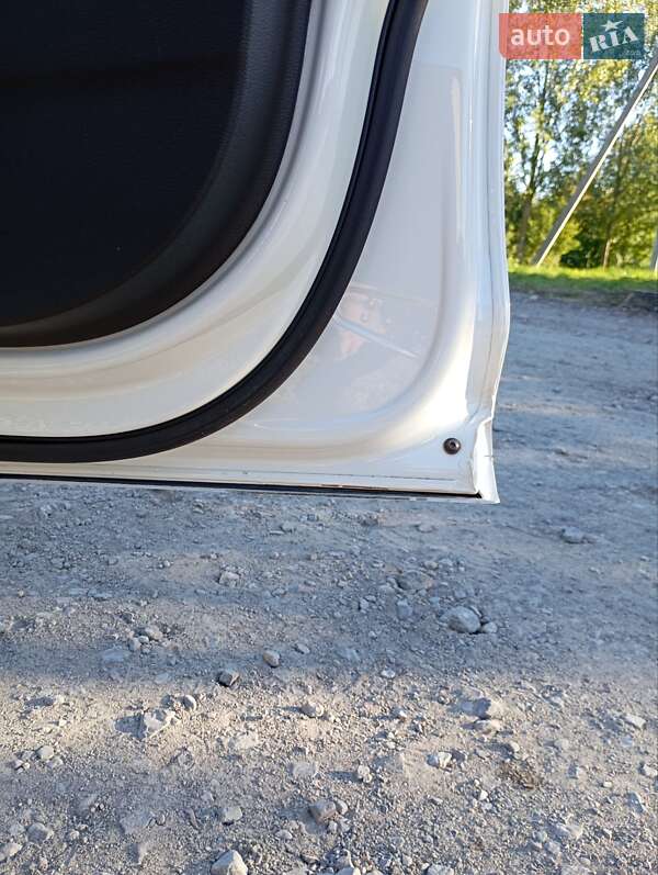 Универсал Volkswagen Passat 2015 в Зборове