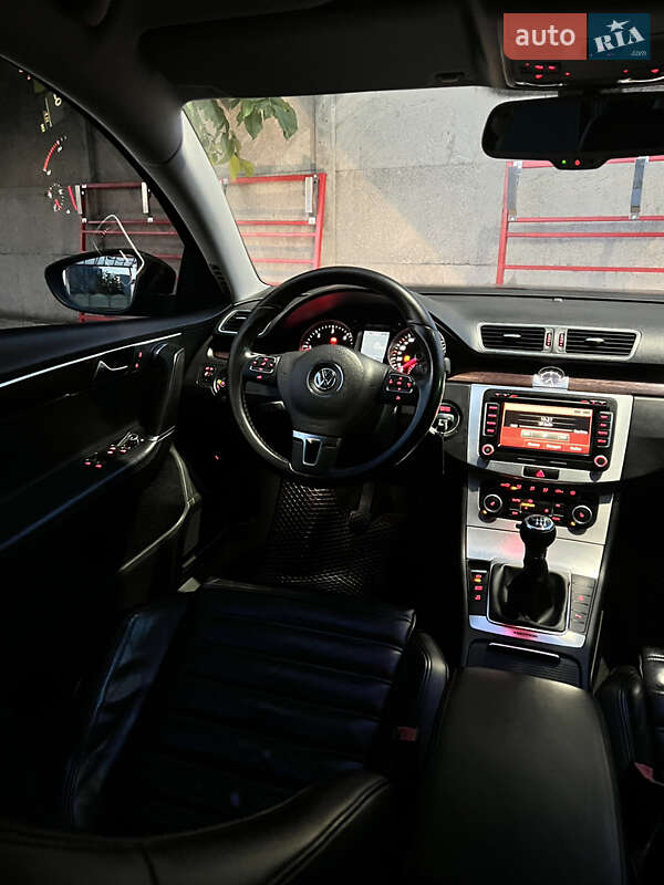 Универсал Volkswagen Passat 2011 в Косове