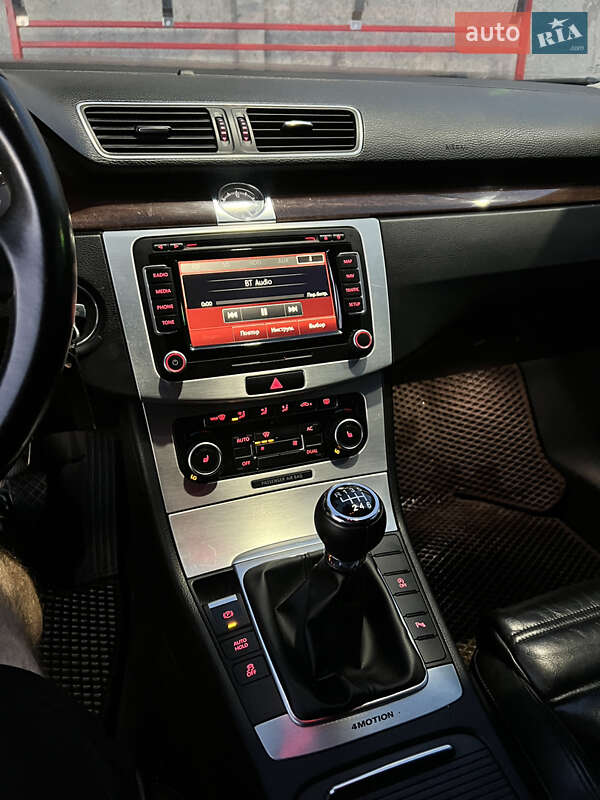 Универсал Volkswagen Passat 2011 в Косове