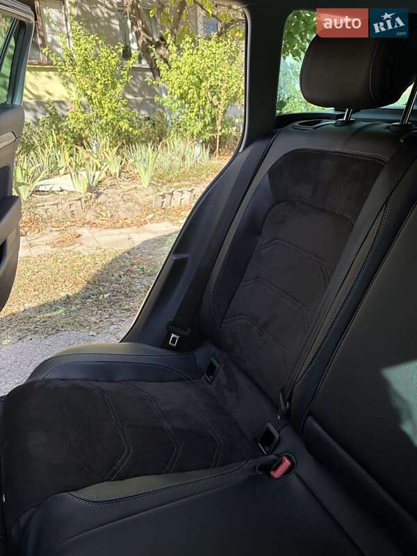 Универсал Volkswagen Passat 2020 в Киеве