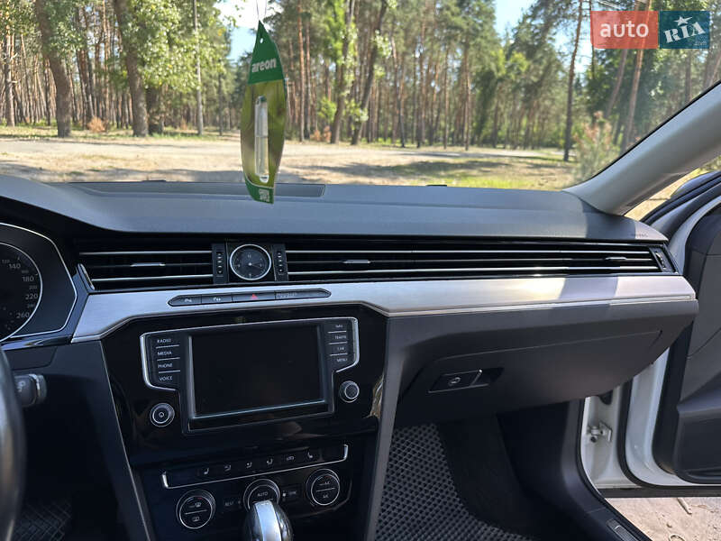 Універсал Volkswagen Passat 2015 в Кропивницькому