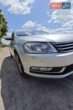 Універсал Volkswagen Passat 2011 в Рівному