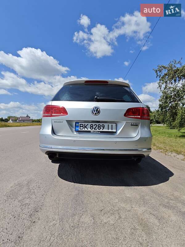 Универсал Volkswagen Passat 2011 в Ровно