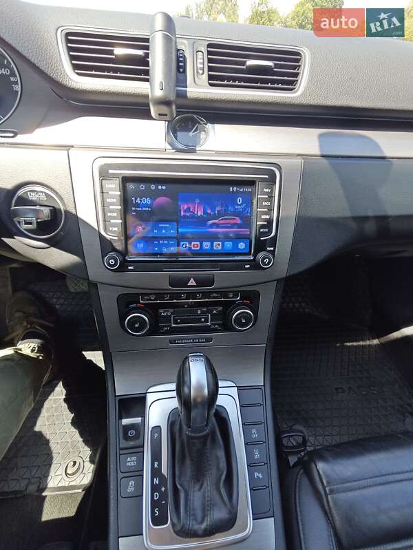 Универсал Volkswagen Passat 2011 в Ровно