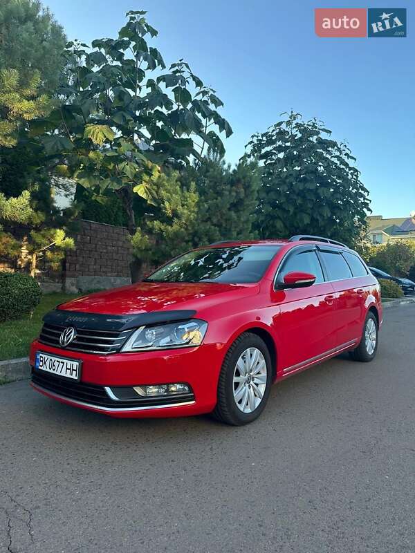 Универсал Volkswagen Passat 2014 в Ровно