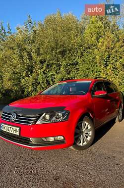Универсал Volkswagen Passat 2014 в Ровно