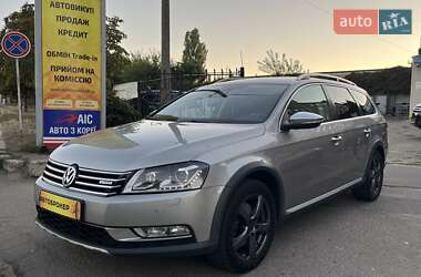 Універсал Volkswagen Passat 2012 в Миколаєві