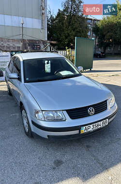 Седан Volkswagen Passat 1997 в Запорожье