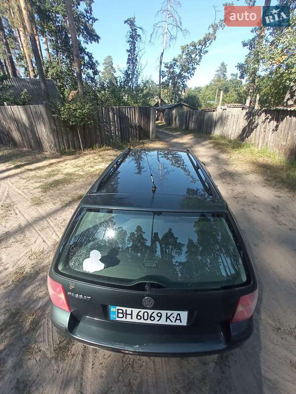 Универсал Volkswagen Passat 2003 в Гончаровском