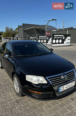 Седан Volkswagen Passat 2005 в Чернівцях