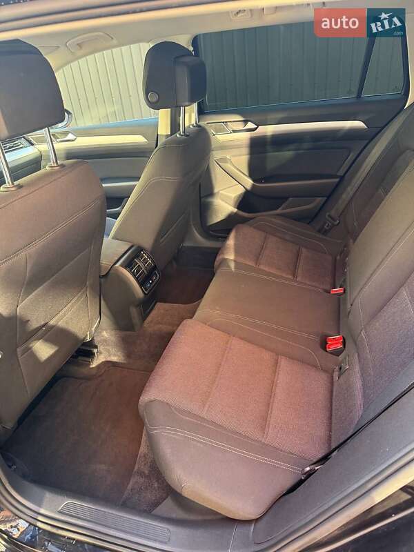 Универсал Volkswagen Passat 2015 в Ивано-Франковске