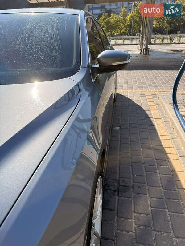 Седан Volkswagen Passat 2013 в Днепре фото 26 Седан Volkswagen Passat 2013 в Днепре