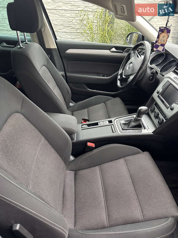 Універсал Volkswagen Passat 2015 в Хмельницькому