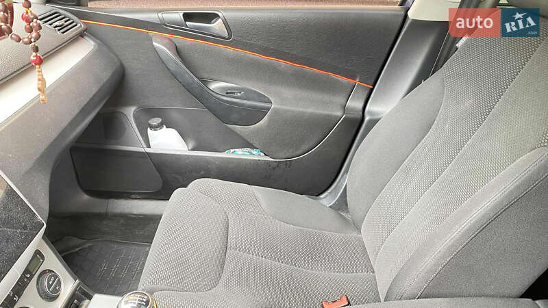 Универсал Volkswagen Passat 2009 в Ивано-Франковске