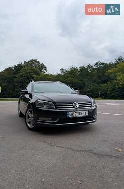 Універсал Volkswagen Passat 2011 в Бродах