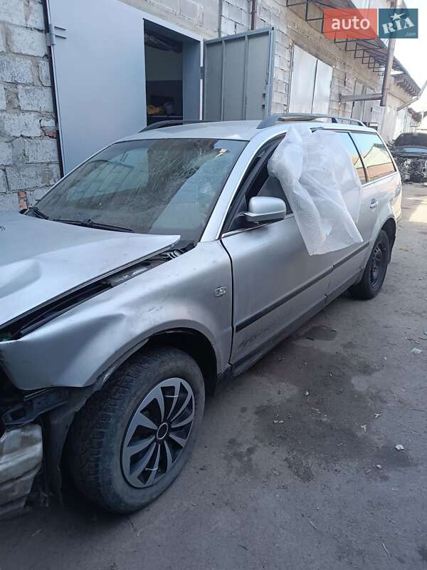 Универсал Volkswagen Passat 2003 в Виннице