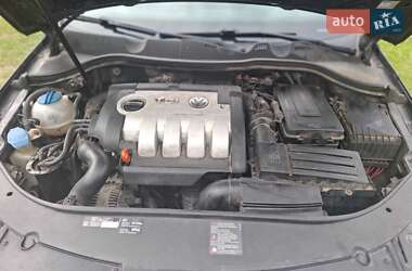 Універсал Volkswagen Passat 2006 в Львові