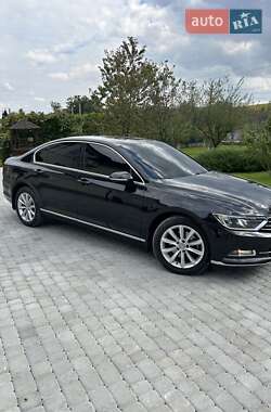 Седан Volkswagen Passat 2015 в Мостиській