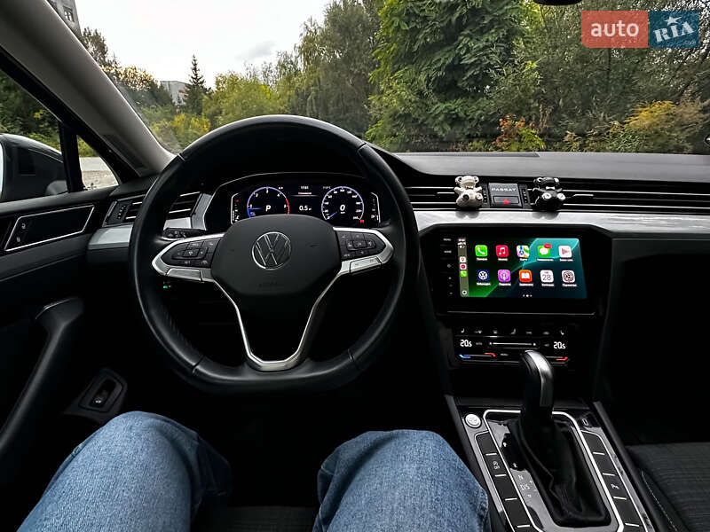 Універсал Volkswagen Passat 2021 в Житомирі