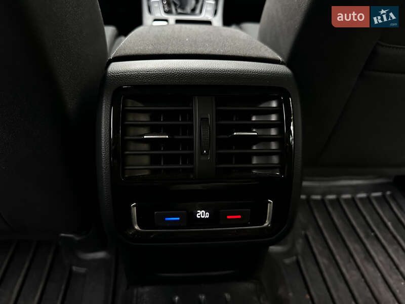 Універсал Volkswagen Passat 2021 в Житомирі