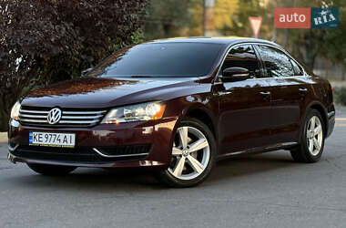 Седан Volkswagen Passat 2013 в Дніпрі