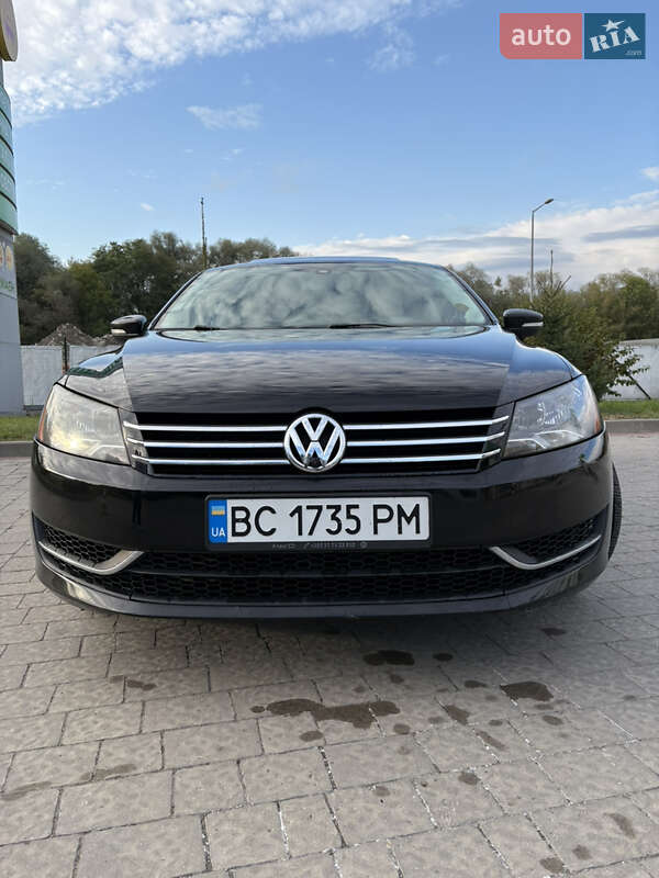 Седан Volkswagen Passat 2012 в Івано-Франківську