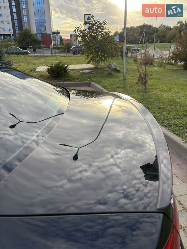 Седан Volkswagen Passat 2012 в Івано-Франківську