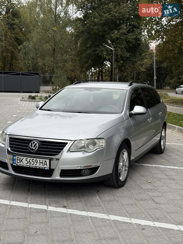 Универсал Volkswagen Passat 2009 в Ровно